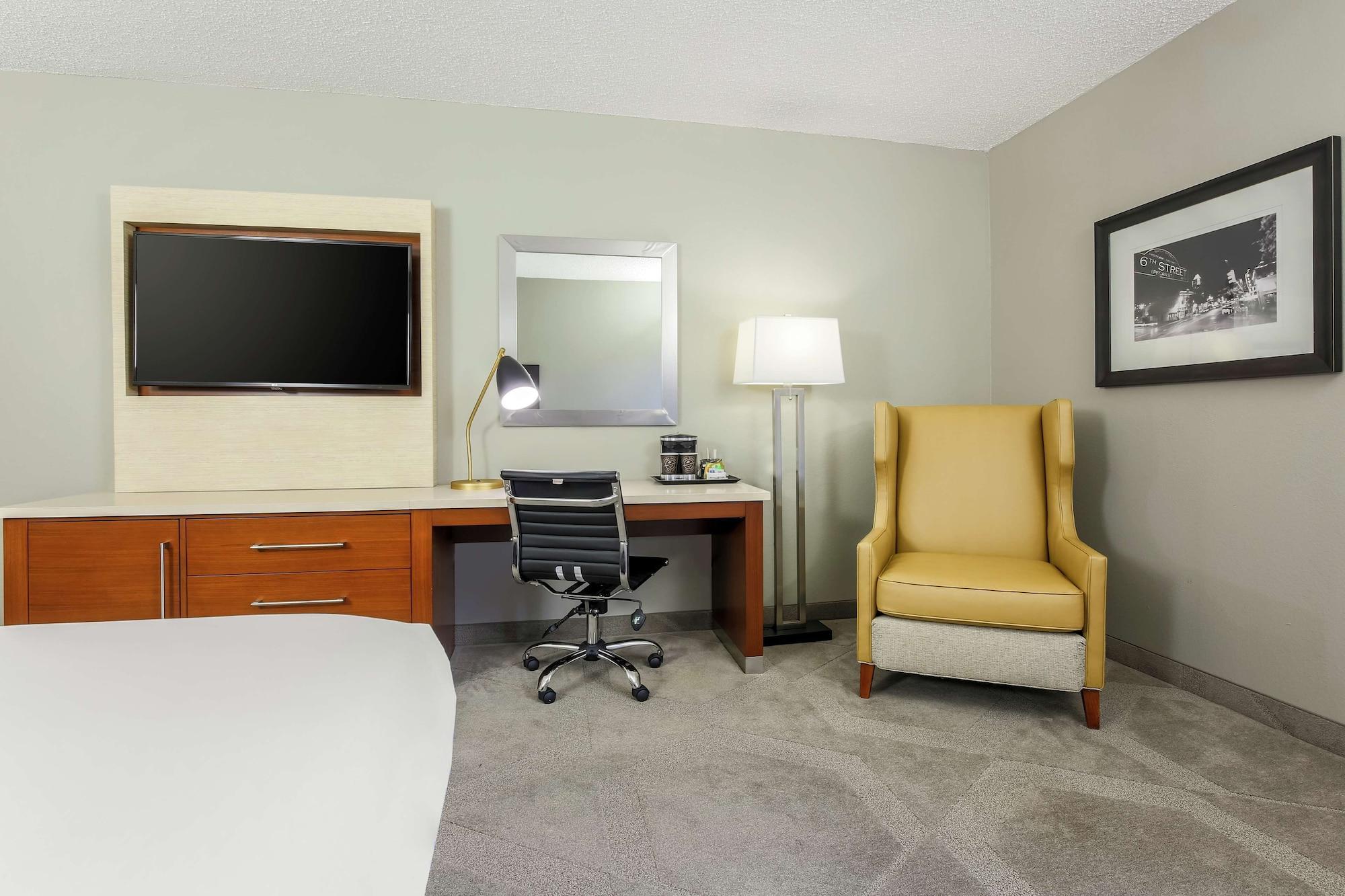 Doubletree By Hilton Austin-University Area Exterior foto